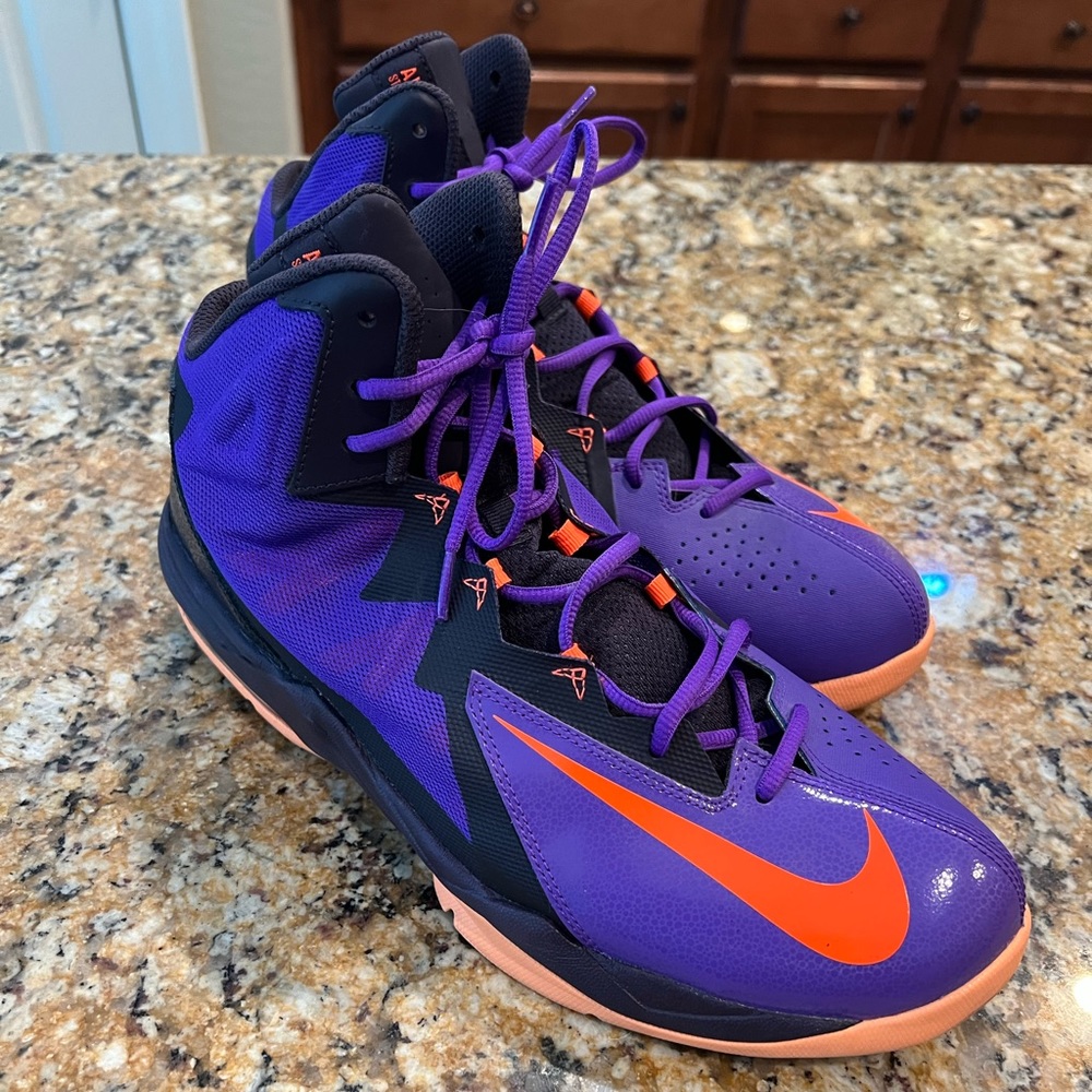 Nike AirMax Stutter Step 2    size 14